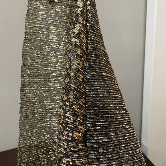 Maeve shimmer gold and black 16 skirt - Picture 4 of 12